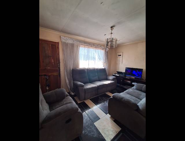 2 BEDROOM HOUSE FOR SALE IN EVATON WEST